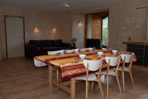 Domaine Bellelauze Hotel Bouriege Ruang foto